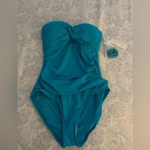 Anne Cole women’s size 8 one piece bathing suit. NWT SF boxer friendly home